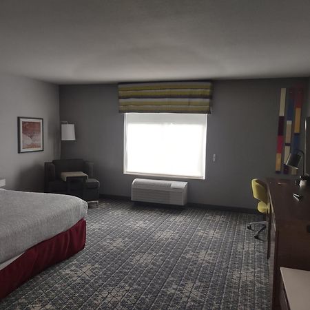 Hampton Inn & Suites Pittsburgh New Stanton Pa Eksteriør billede