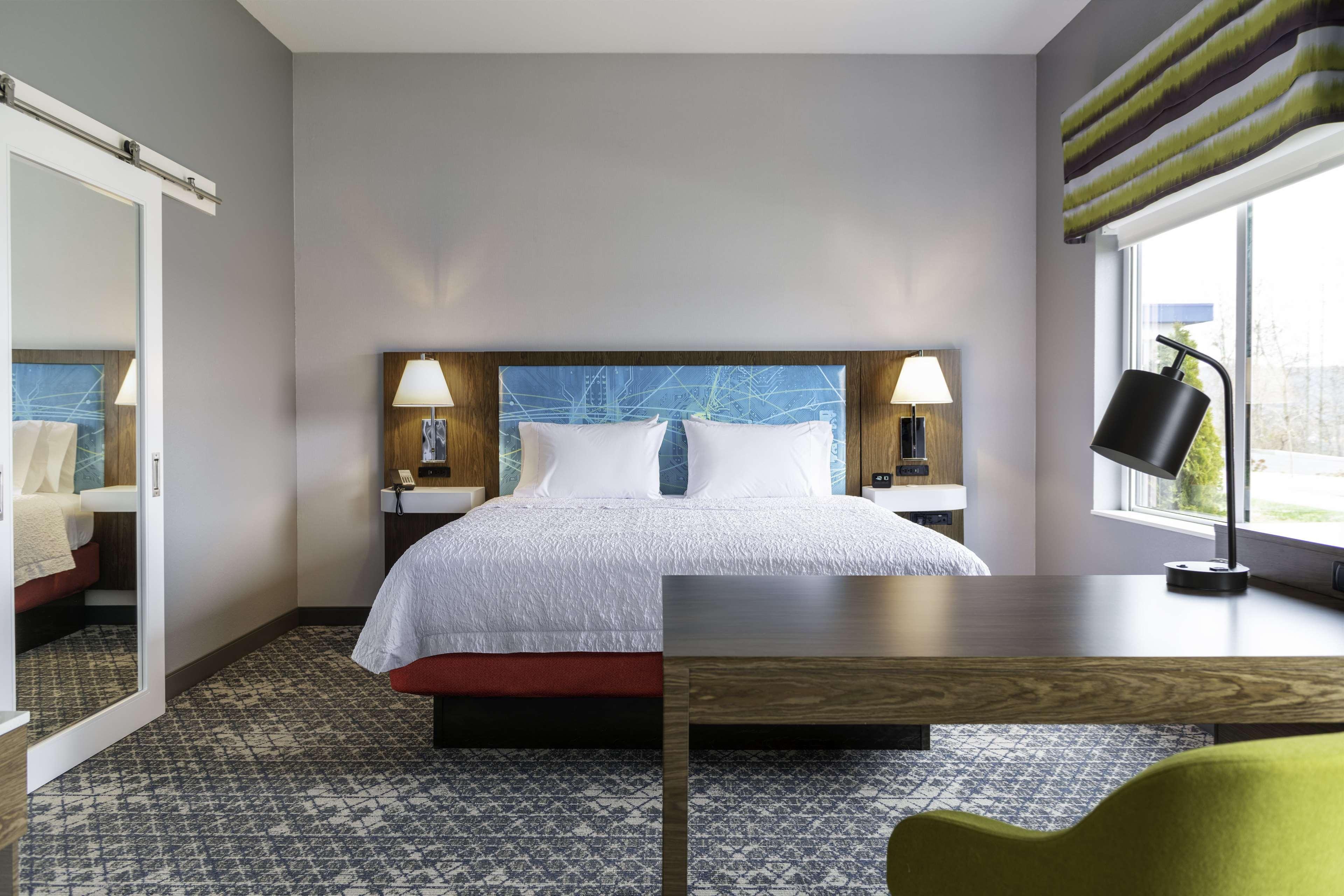 Hampton Inn & Suites Pittsburgh New Stanton Pa Eksteriør billede