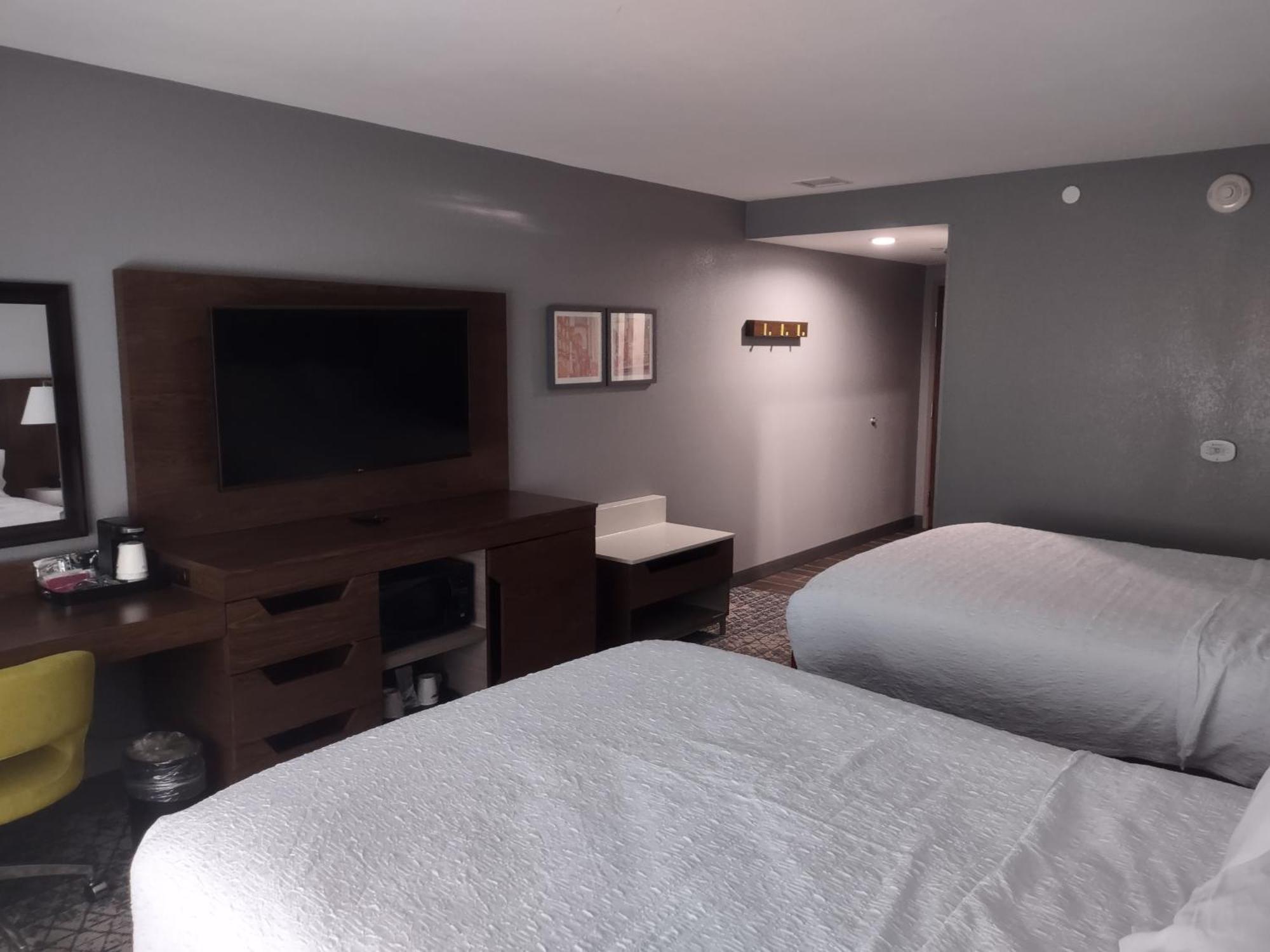 Hampton Inn & Suites Pittsburgh New Stanton Pa Eksteriør billede